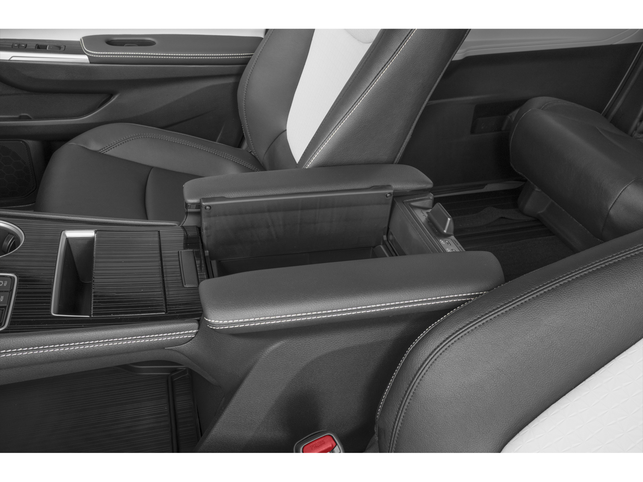 2025 Toyota Sienna XSE 7-Passenger