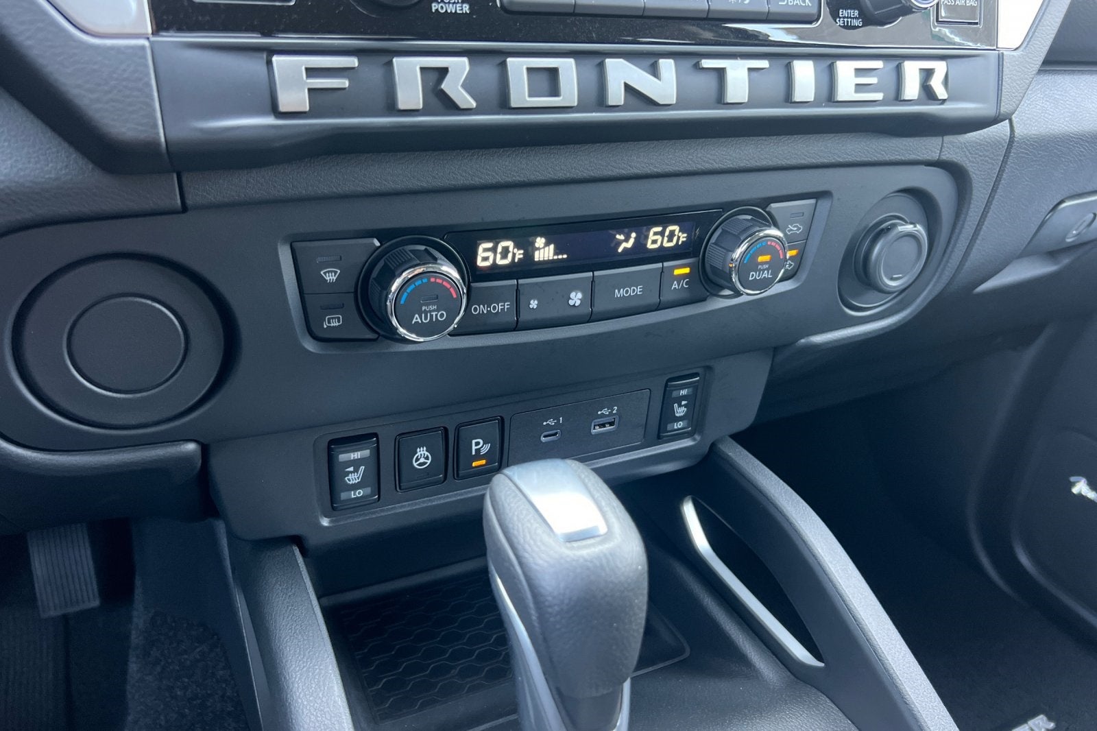 2025 Nissan Frontier SV