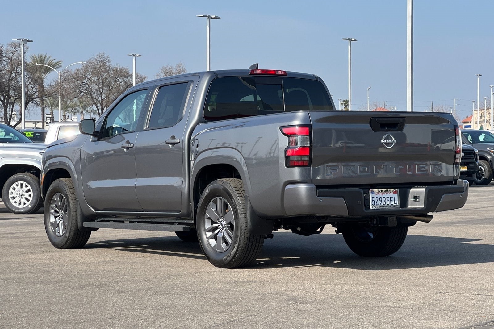 2025 Nissan Frontier SV