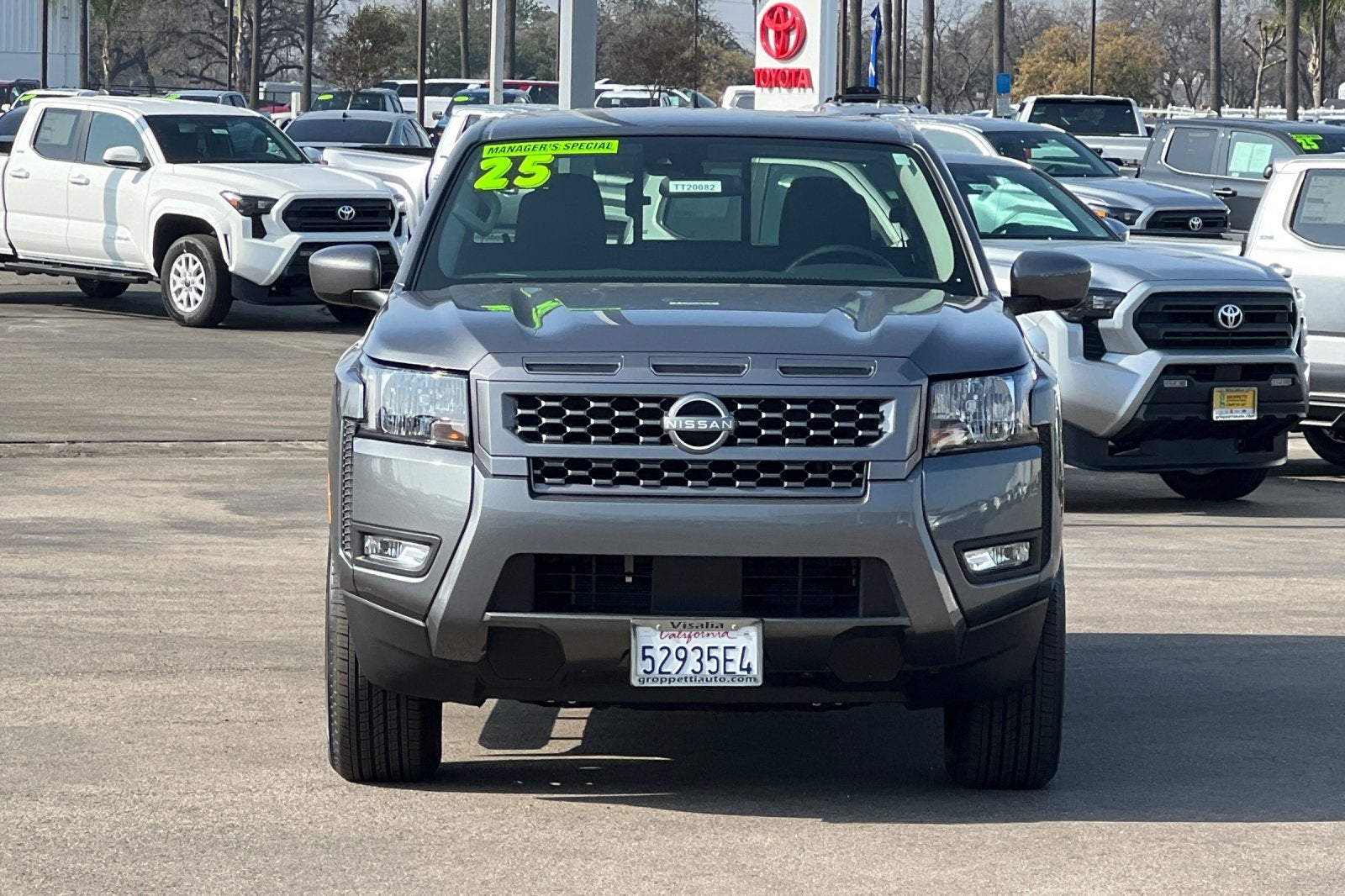 2025 Nissan Frontier SV