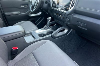 2025 Nissan Frontier SV