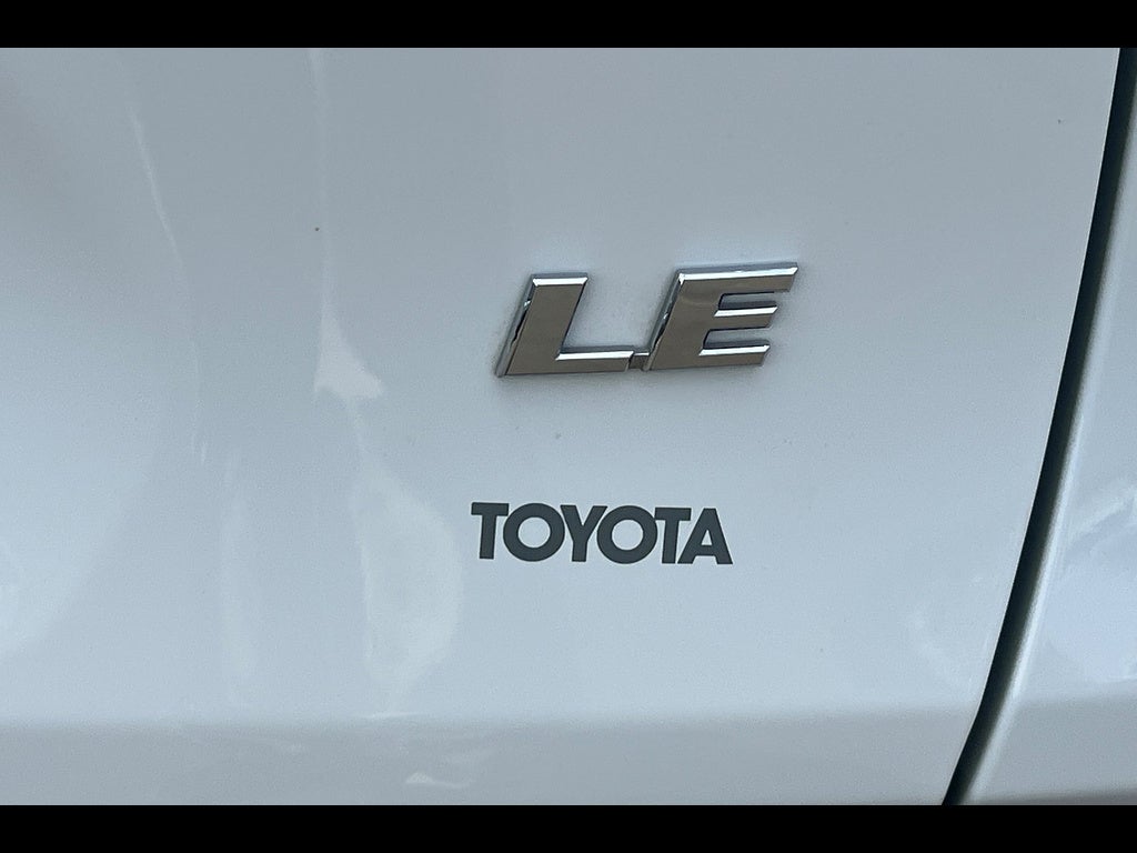 2023 Toyota RAV4 LE