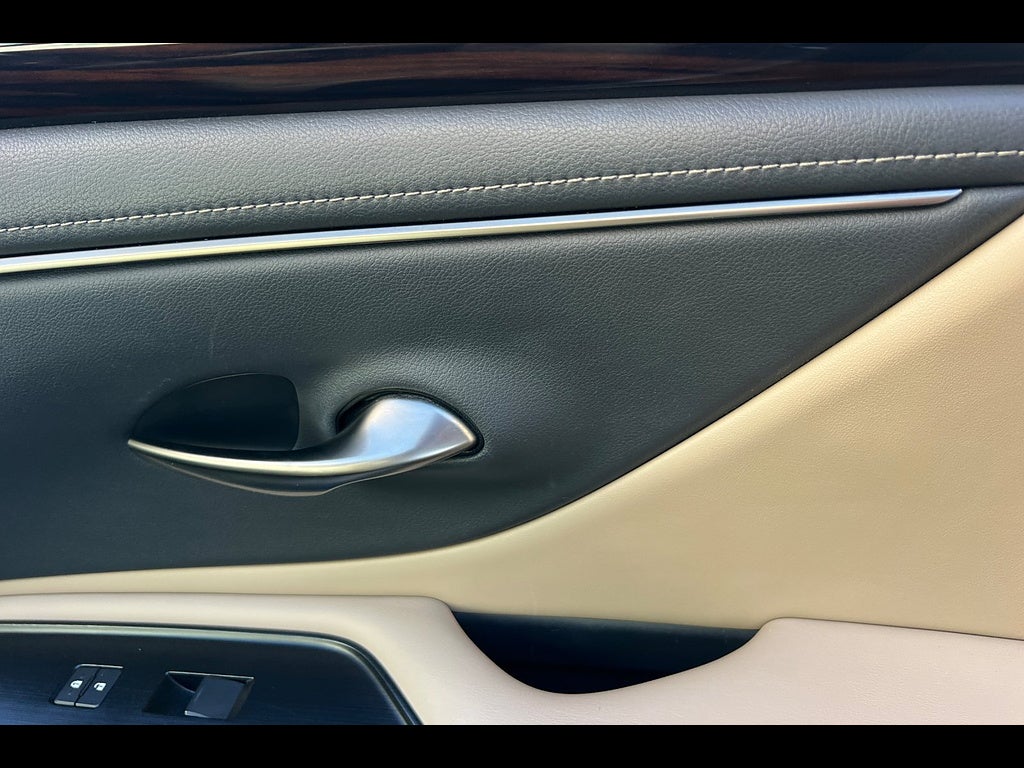 2020 Lexus ES Base