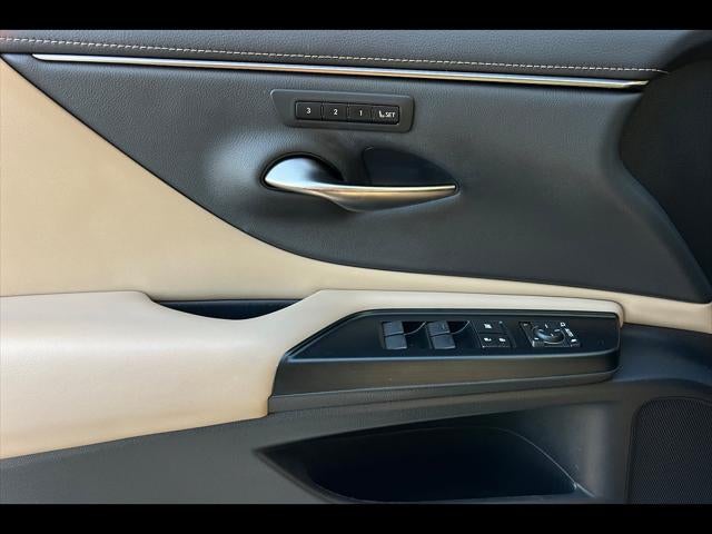 2020 Lexus ES Base