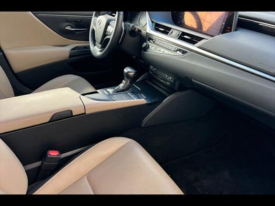 2020 Lexus ES Base