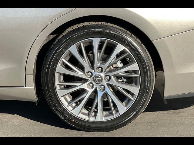 2020 Lexus ES Base