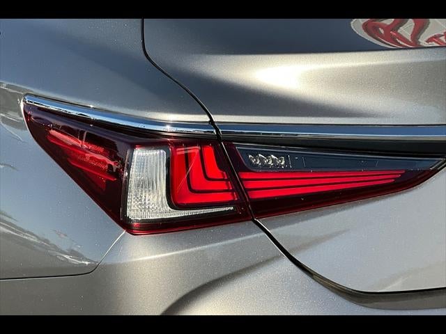 2020 Lexus ES Base