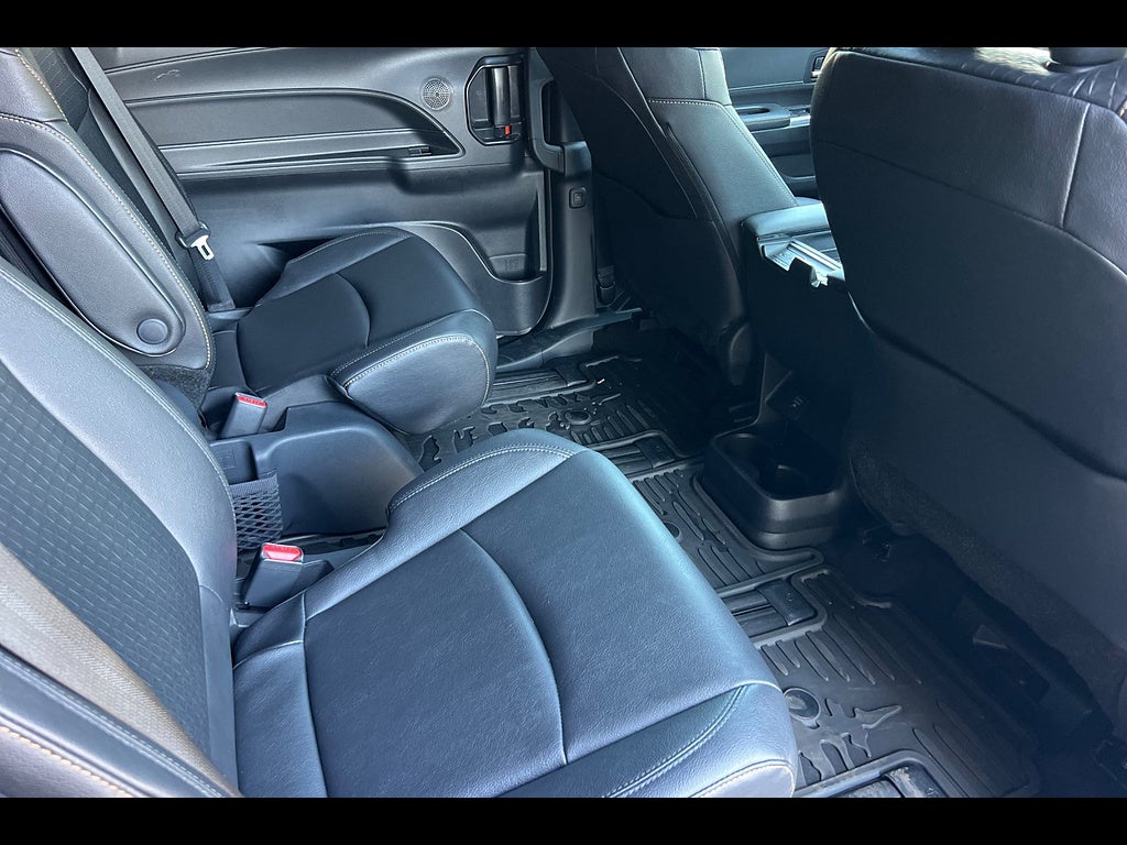 2025 Toyota Sienna XSE 7-Passenger