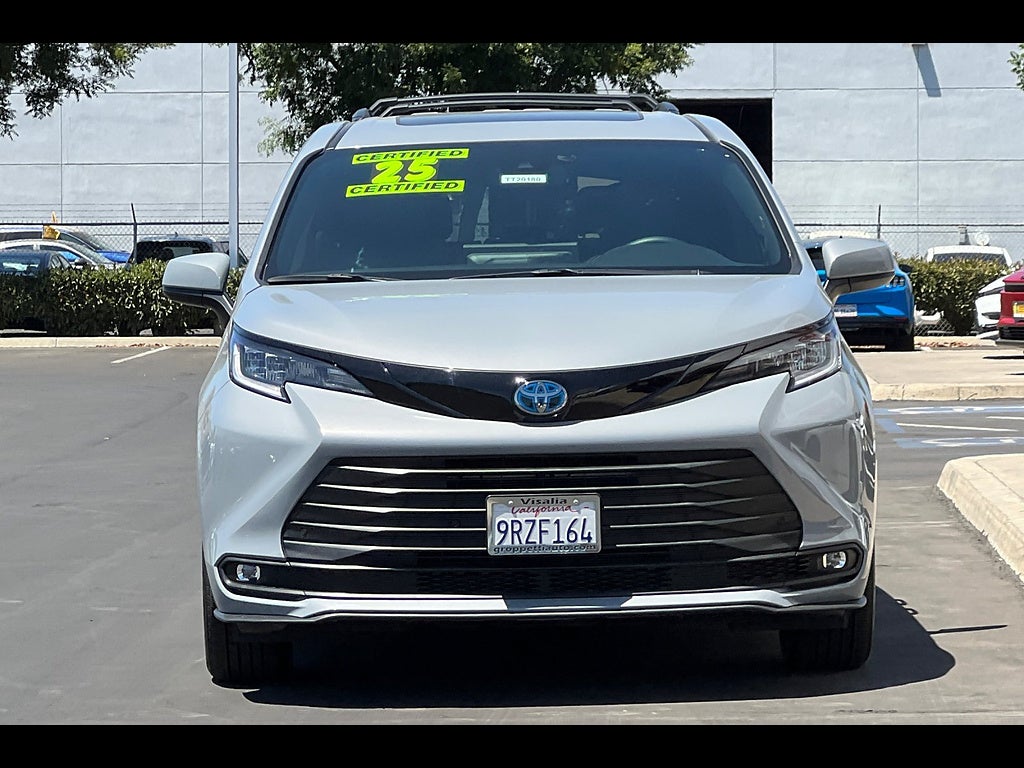 2025 Toyota Sienna XSE 7-Passenger