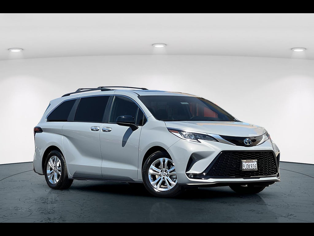 2023 Toyota Sienna XSE 7-Passenger