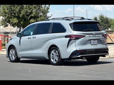 2023 Toyota Sienna XSE 7-Passenger