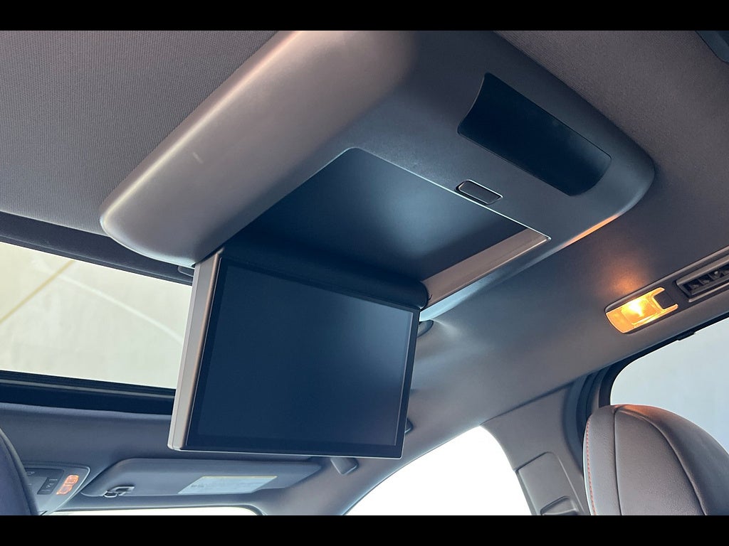 2023 Toyota Sienna XSE 7-Passenger
