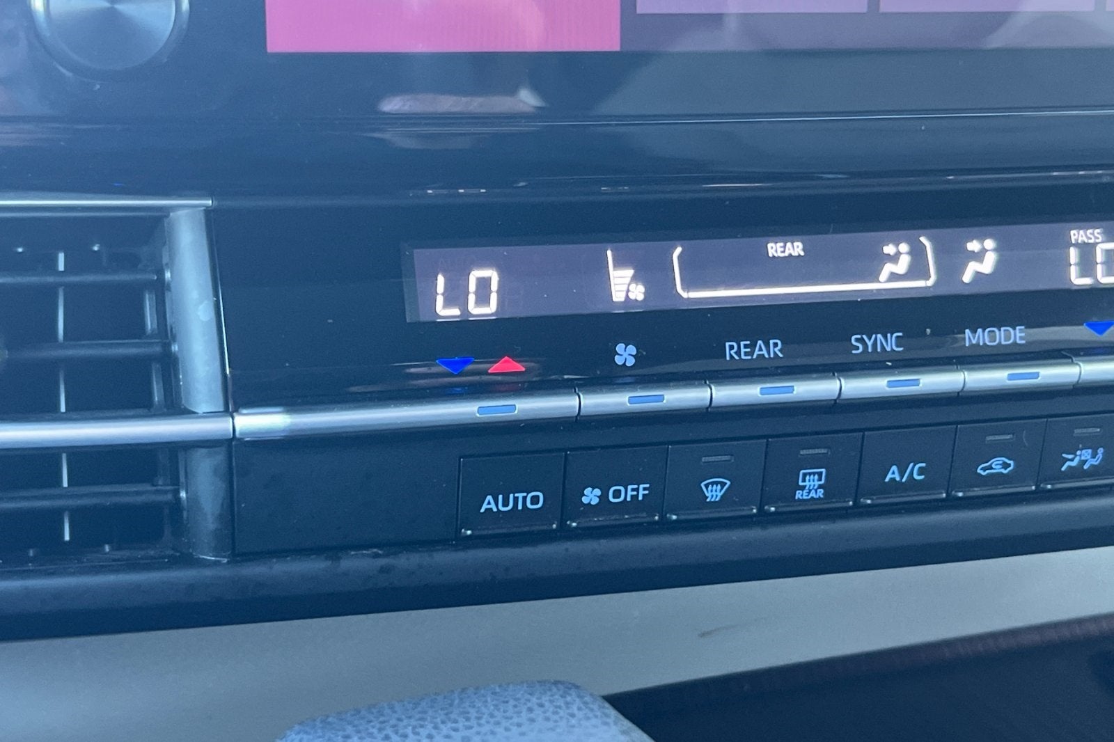 2023 Toyota Sienna LE 8 Passenger