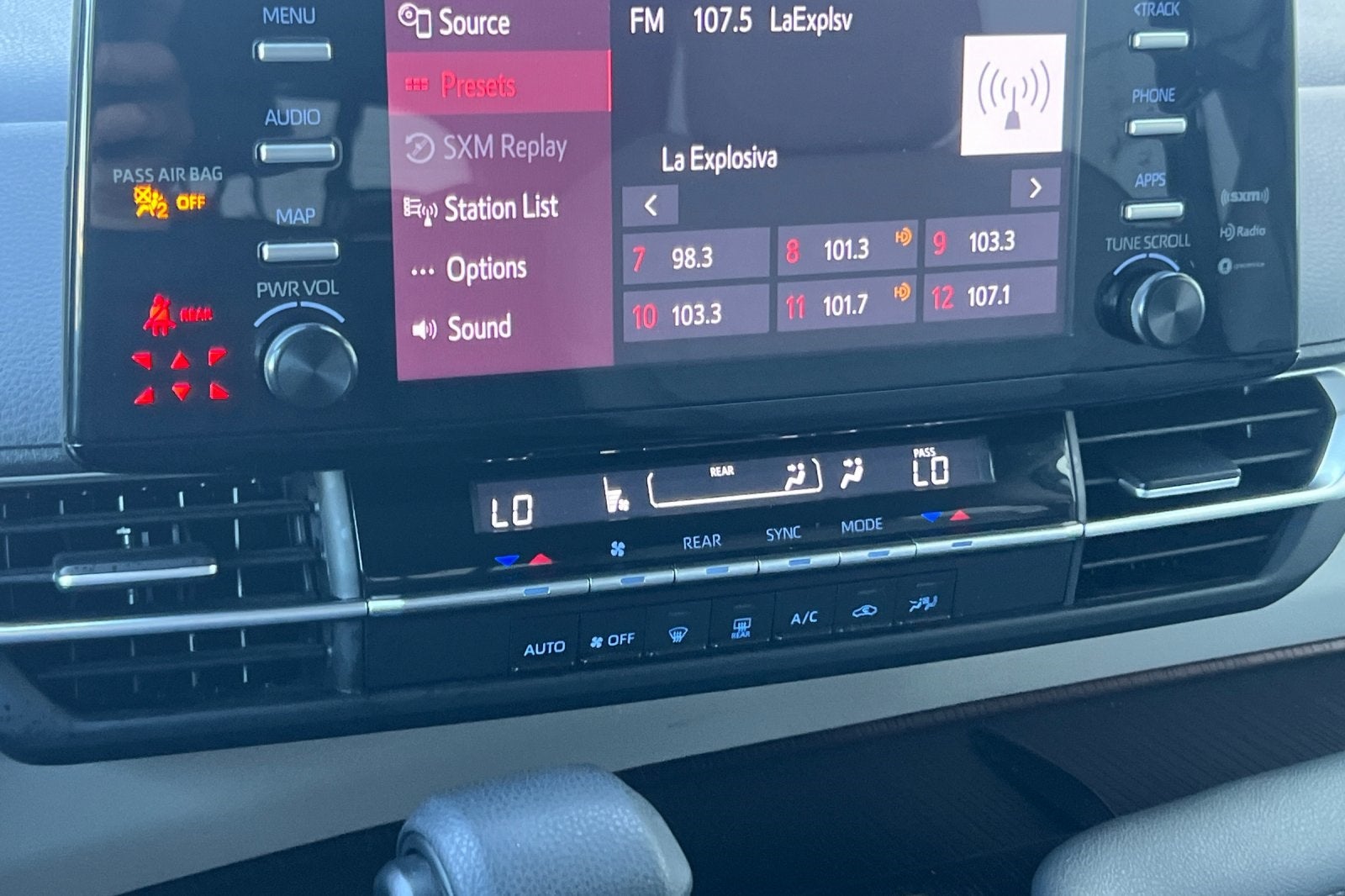 2023 Toyota Sienna LE 8 Passenger