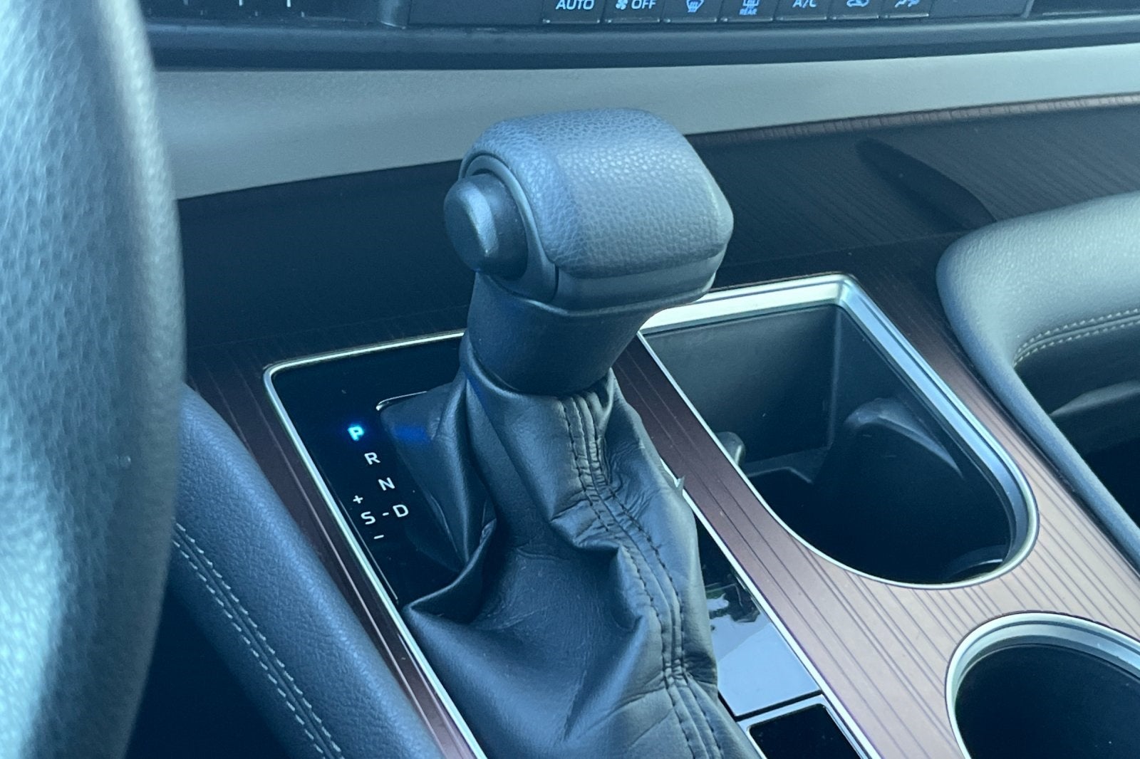 2023 Toyota Sienna LE 8 Passenger