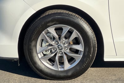 2023 Toyota Sienna LE 8 Passenger