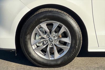 2023 Toyota Sienna LE 8 Passenger
