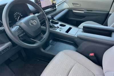 2023 Toyota Sienna LE 8-Passenger