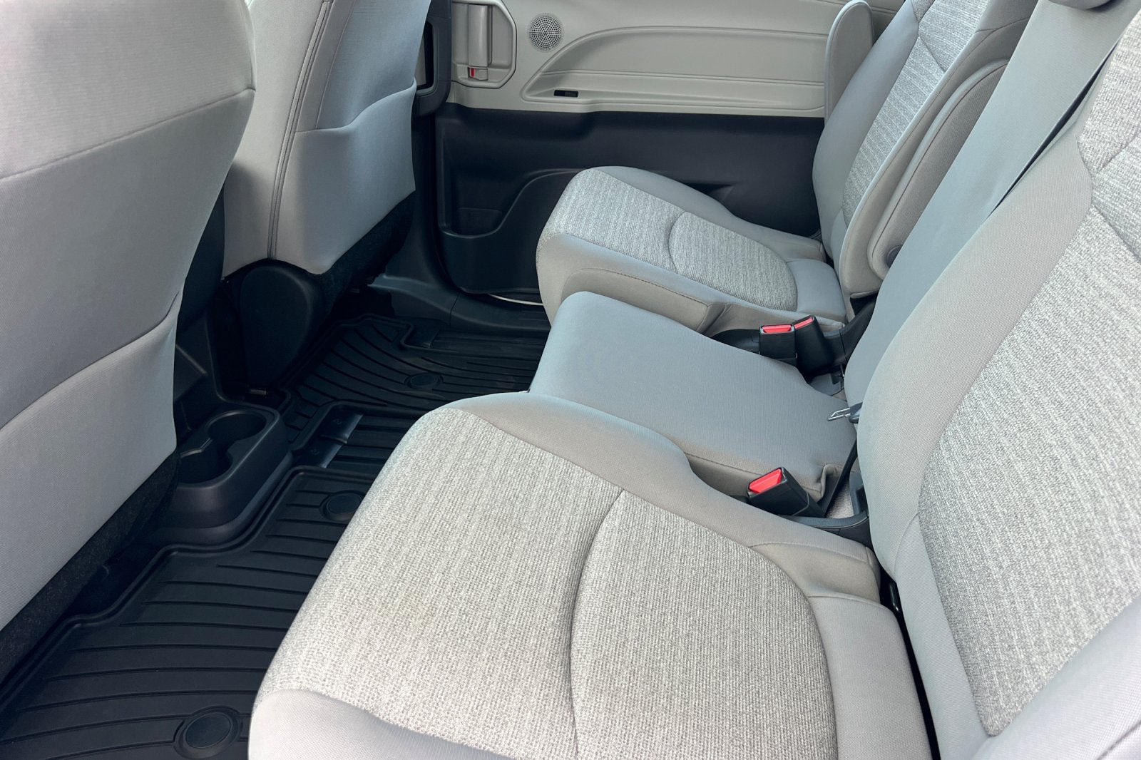 2023 Toyota Sienna LE 8-Passenger