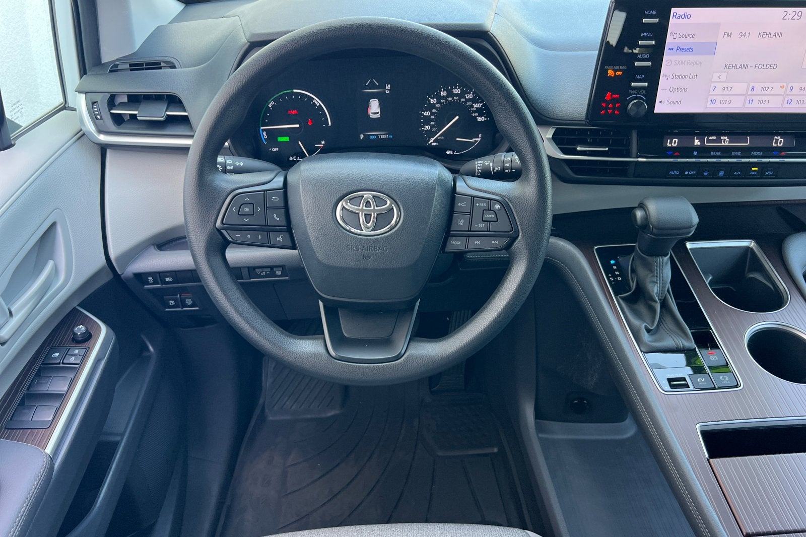 2023 Toyota Sienna LE 8-Passenger