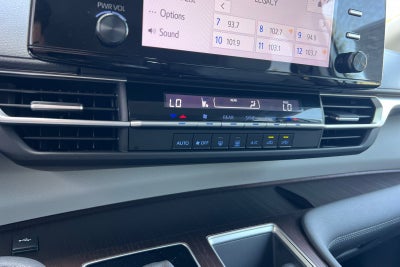 2023 Toyota Sienna LE 8-Passenger