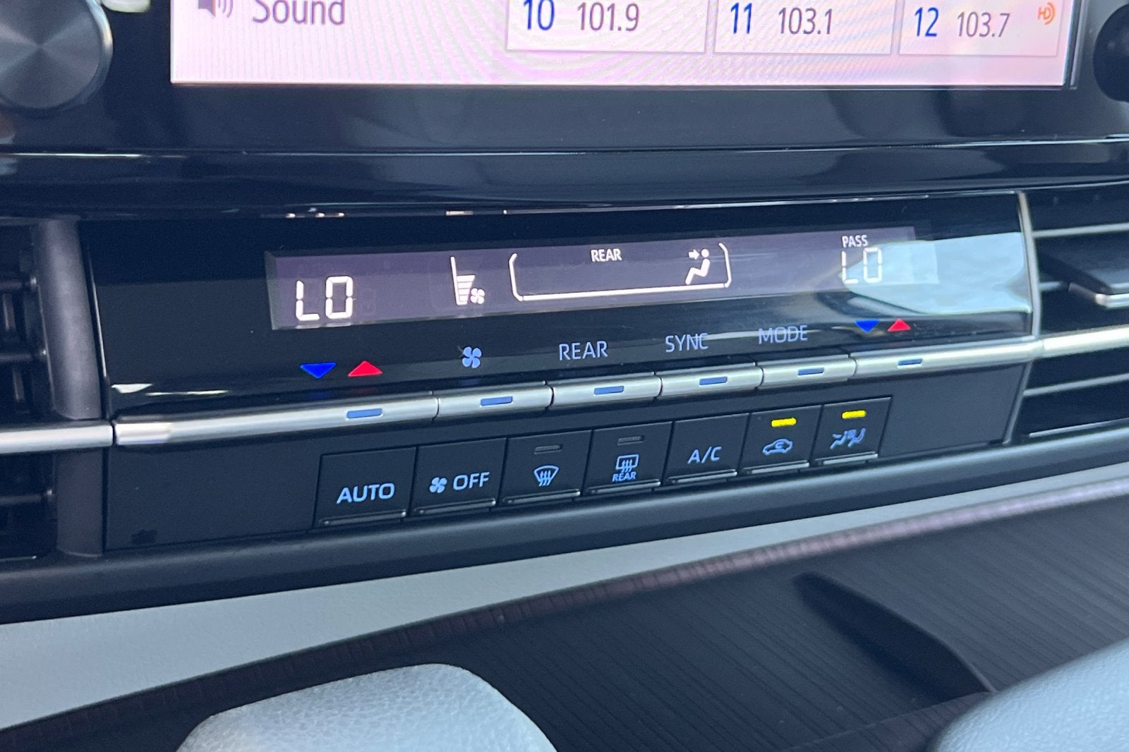 2023 Toyota Sienna LE 8-Passenger