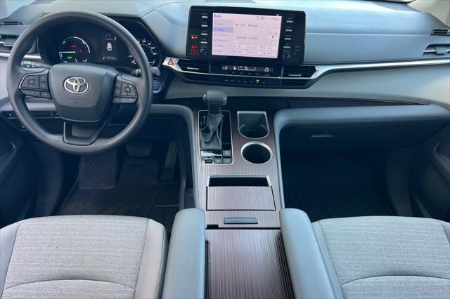 2023 Toyota Sienna LE 8-Passenger