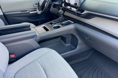 2023 Toyota Sienna LE 8-Passenger