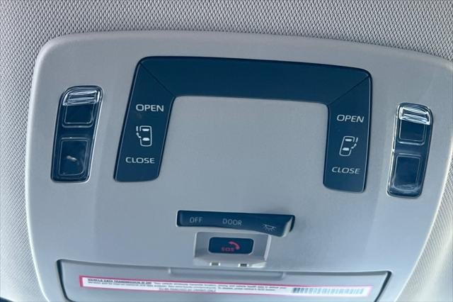 2023 Toyota Sienna LE 8-Passenger