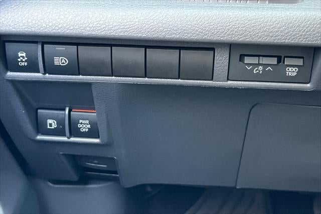2023 Toyota Sienna LE 8-Passenger