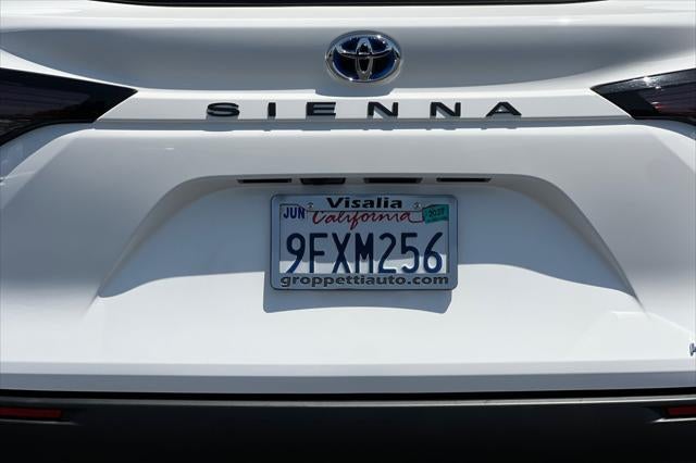 2023 Toyota Sienna LE 8-Passenger