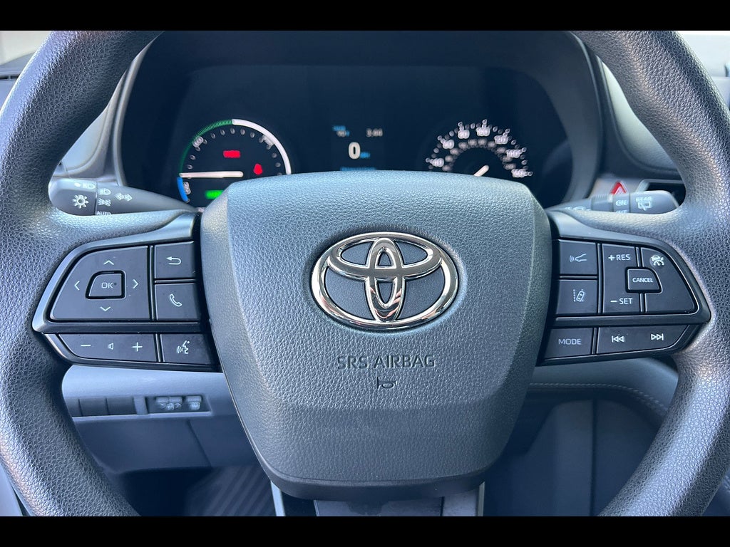 2023 Toyota Sienna LE 8-Passenger