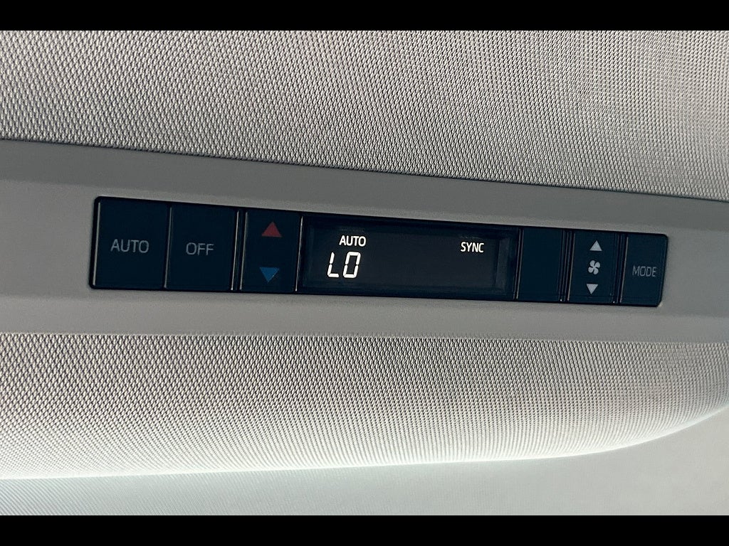 2023 Toyota Sienna LE 8-Passenger