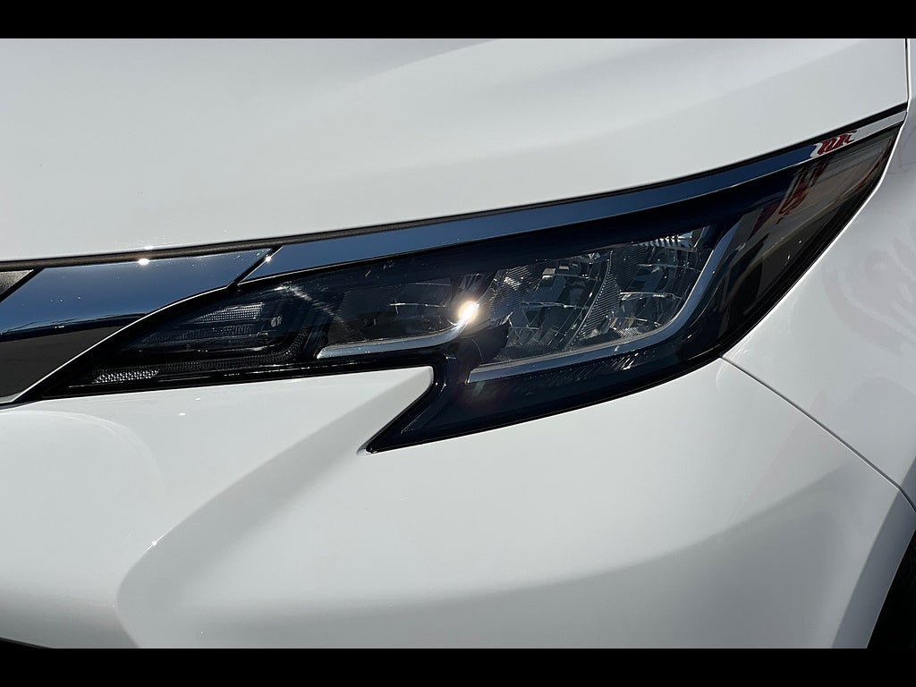 2023 Toyota Sienna LE 8-Passenger