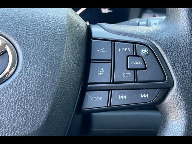 2023 Toyota Sienna LE 8-Passenger