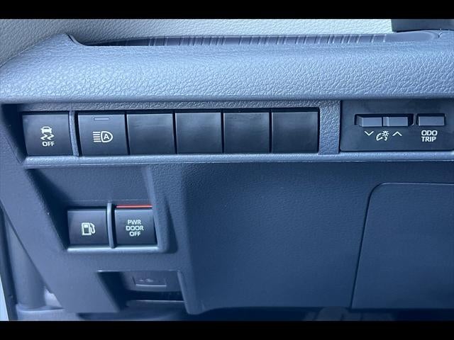 2023 Toyota Sienna LE 8-Passenger