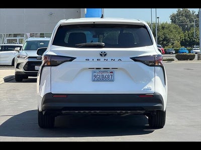 2023 Toyota Sienna LE 8-Passenger