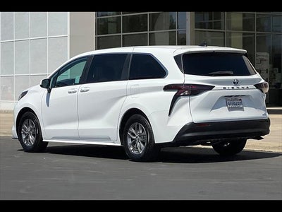 2023 Toyota Sienna LE 8-Passenger