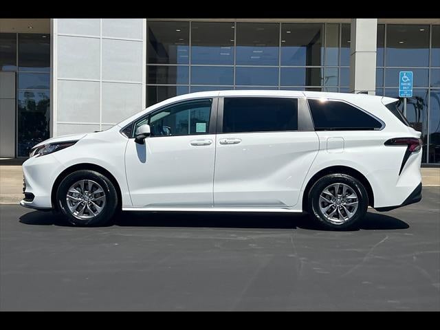 2023 Toyota Sienna LE 8-Passenger