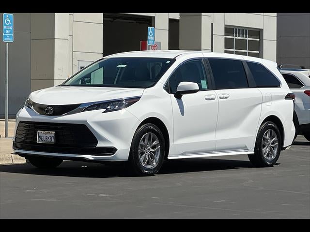2023 Toyota Sienna LE 8-Passenger