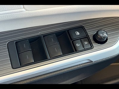 2025 Toyota Sienna XLE 8-Passenger
