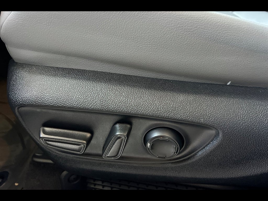 2025 Toyota Sienna XLE 8-Passenger