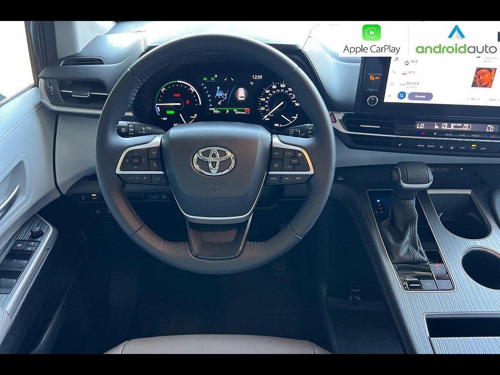 2025 Toyota Sienna XLE 8-Passenger