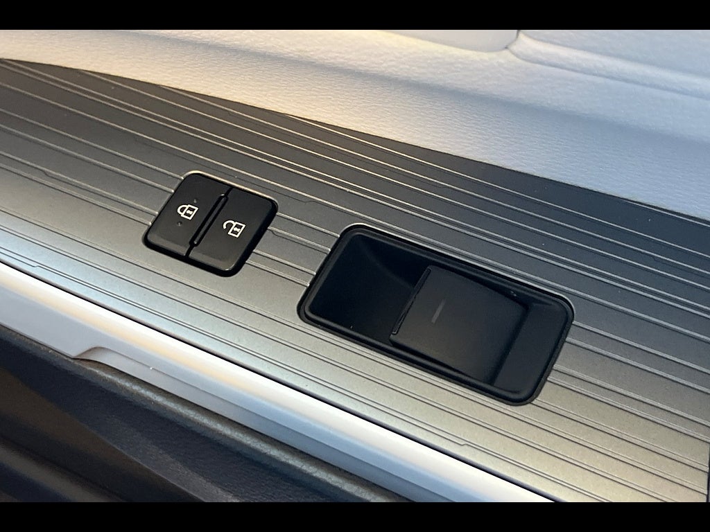 2025 Toyota Sienna XLE 8-Passenger
