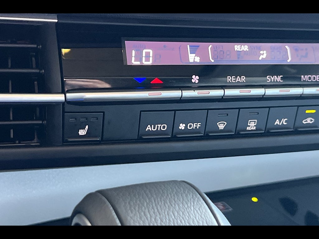 2025 Toyota Sienna XLE 8-Passenger