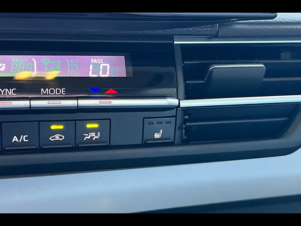 2025 Toyota Sienna XLE 8-Passenger