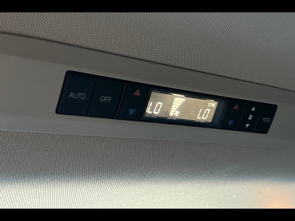2025 Toyota Sienna XLE 8-Passenger