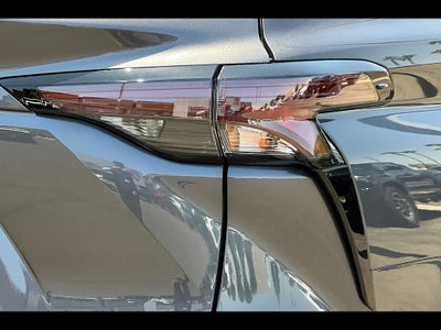 2025 Toyota Sienna XLE 8-Passenger