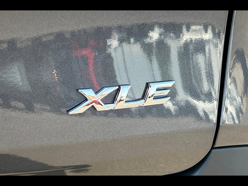 2025 Toyota Sienna XLE 8-Passenger