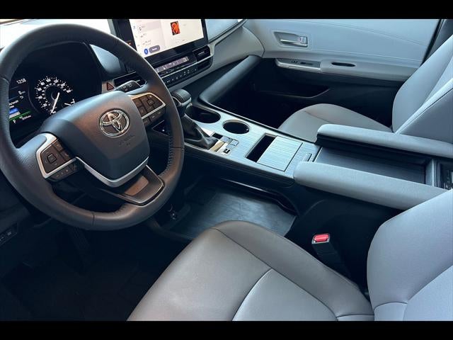 2025 Toyota Sienna XLE 8-Passenger